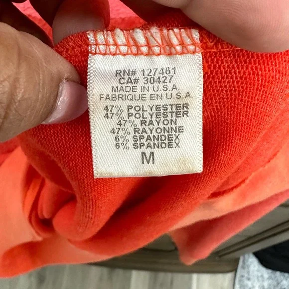 Wildfox Women's Long Sleeve Pullover Sweater Pink Lips Medium - Picture 2 of 5